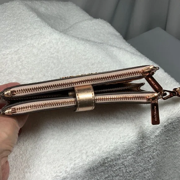 Michael Kors Jet Set Travel Large Double Zip Wristlet - Picture 3 of 16